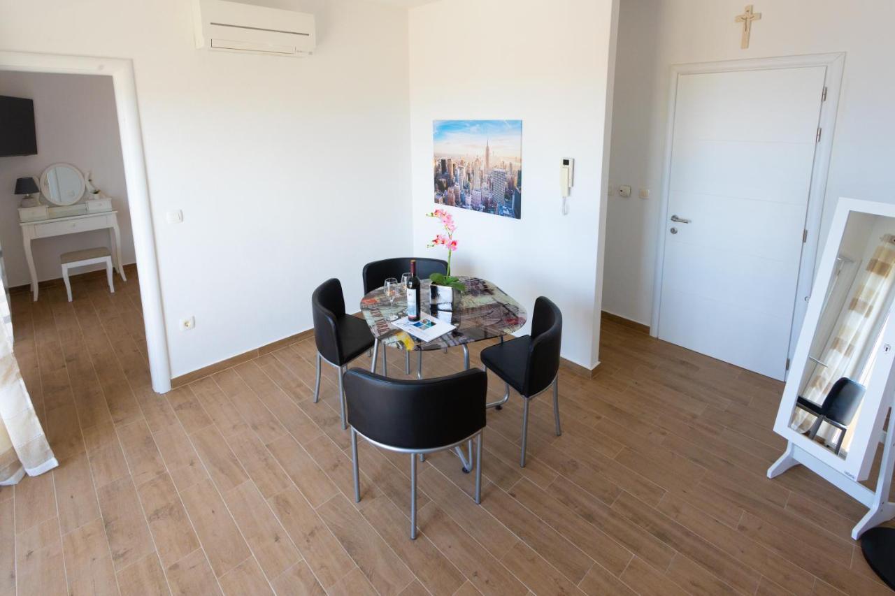 Jasa Deluxe * Makarska