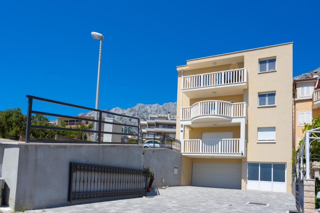 Jasa Deluxe * Makarska